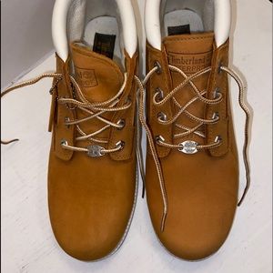 Woman’s SZ 9.5M Waterproof-LeatherTimberlandBoots